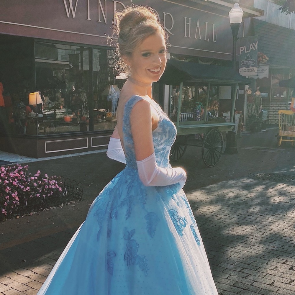 Meet your Posher, Haley